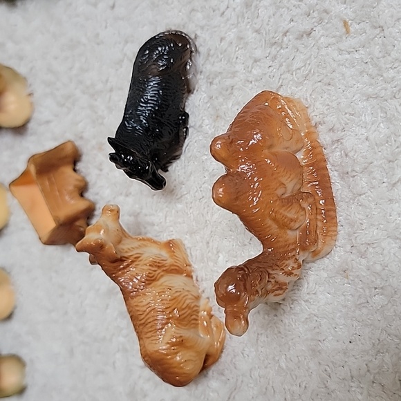 Plastic Nativity Set - Picture 5 of 13